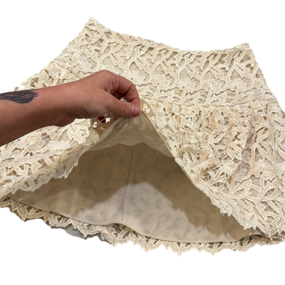 Alice + Olivia Amal Guipure Lace Top size M & Jayce Lace Mimi Ivory skirt size 4 - Picture 10 of 13